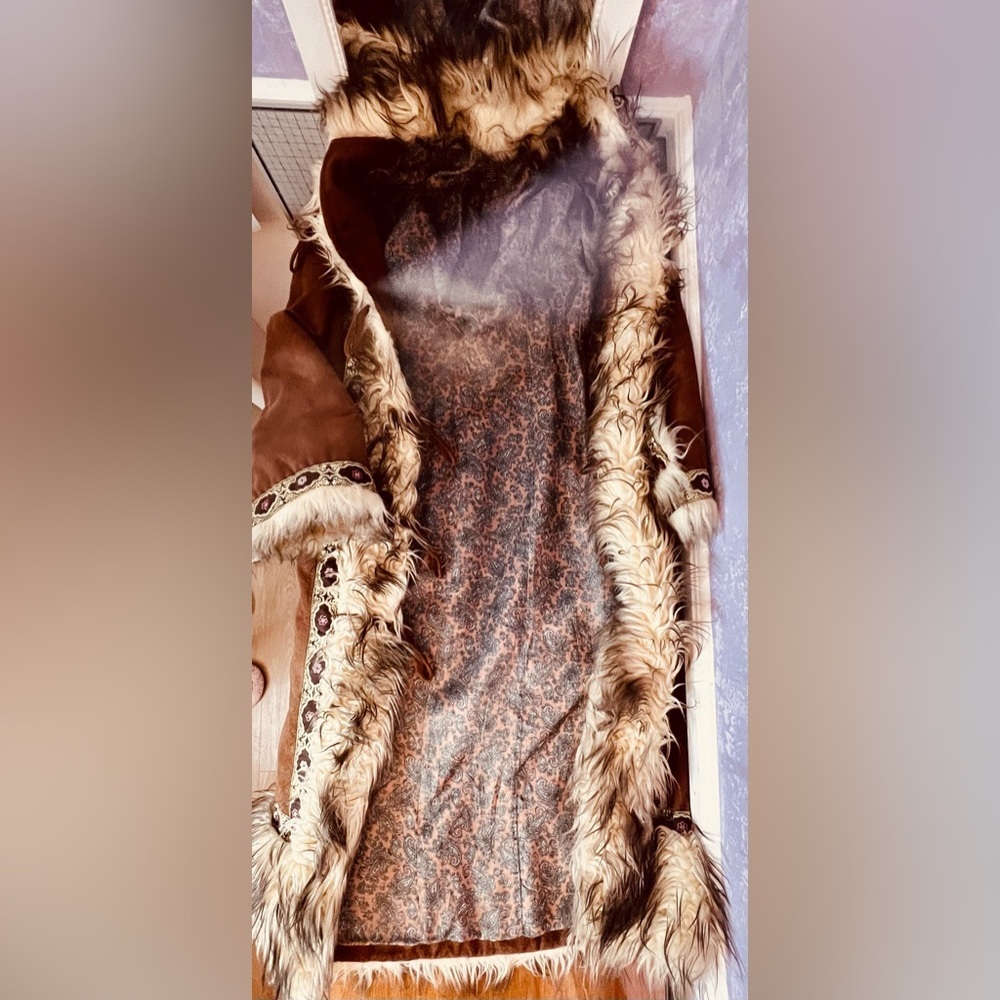 Vintage Plenty by Tracy Reese Brown Suede Faux Fur Afghan Coat w/ Toggle buttons - Picture 5 of 16